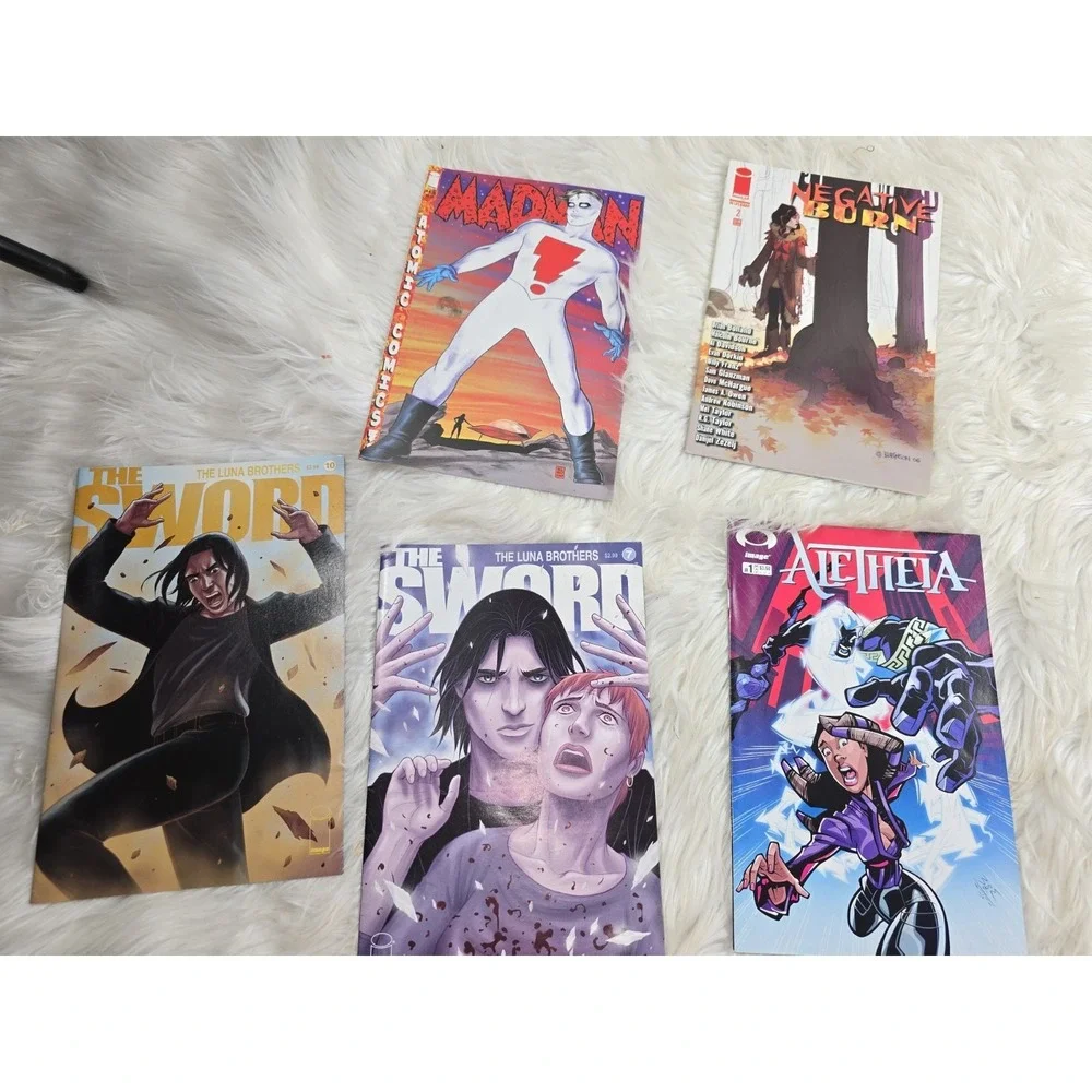 25 Comic Books! Indie Assortment Lot of Image Comics Great Condition! B4